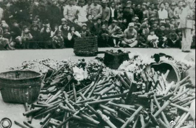 1950��2��24�գ�����Ժ�l�����P�ڇ����fƬ������ͨ����D���������U�ğ��ߺ�ـ�ߡ�