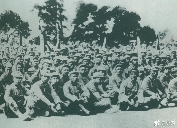 �R�Ϙ���׃��ĵ�11�죬1937��7��18�գ��Ӱ����_Ⱥ�������ë�ɖ|�l�����f�������r���d�������~������ ����Ħȭ���ƣ���Ѫ���v��Ը�����Ց������c�տܛQһ���𡣡�