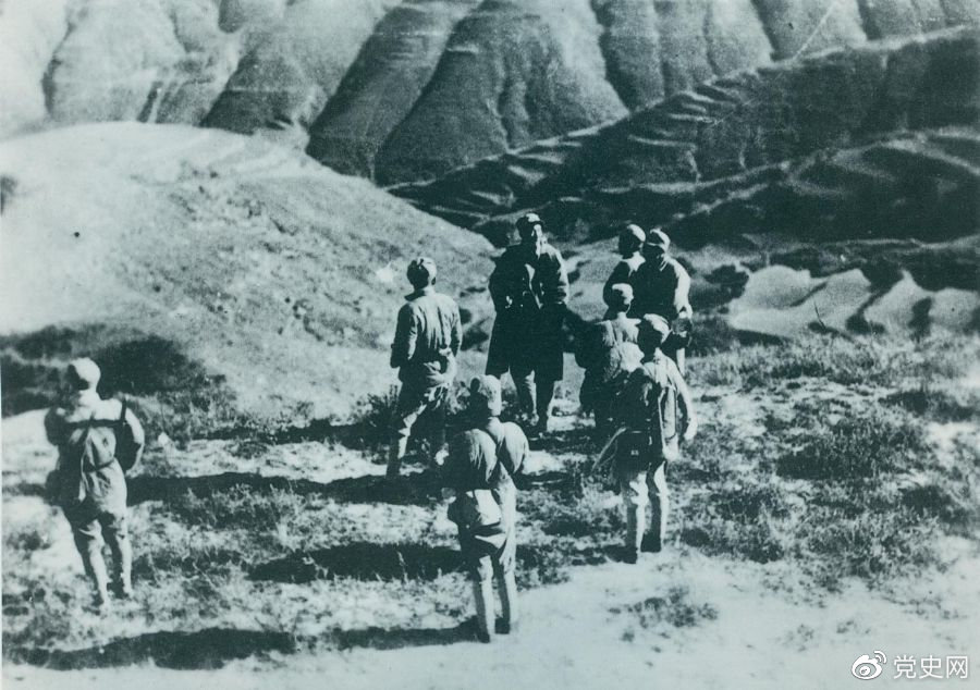 1937��11�£���·܊��һһ�原��һ���Ŏ���������̫·���ϏVꖵ؅^(q��)��(c��)������֮�����o��܊�Գ��ش�����D������ǰ�����������ߣ���ǰ��ָ�]��(zh��n)����